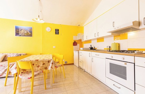 Prunetta Apartment | Apartment 'La Casetta Di Samu' with Mountain View, Balcony and Wi-Fi