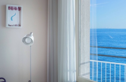 Ospedaletti Apartment | Apartment "La Finestra Sul Mare" with Sea View, Terrace, A/C & Wi-Fi