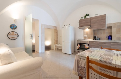 Putignano Apartment | Apartment 'La Greca 59' with Wi-Fi