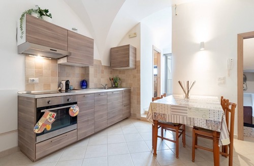 Putignano Apartment | Apartment 'La Greca 59' with Wi-Fi