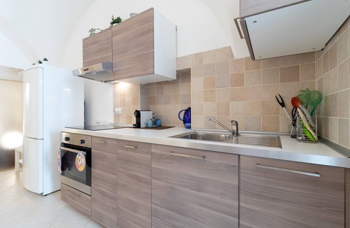 Putignano Apartment | Apartment 'La Greca 59' with Wi-Fi