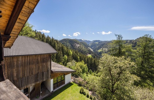 Nova Ponente Apartment | Apartment “Lavendel - Thalerhof” with Mountain View, Wi-Fi, Balcony & Garden
