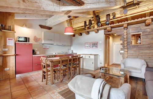 Charvensod Apartment | Apartment 'La Ponteille' with Shared Terrace, Shared Garden and Wi-Fi