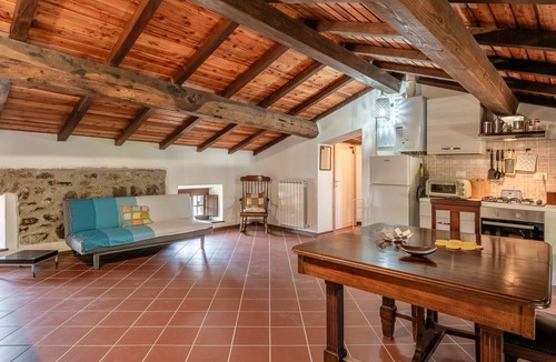 Casone Carpinelli Apartment | Apartment 'Le Due Cime' with Shared Garden and Wi-Fi
