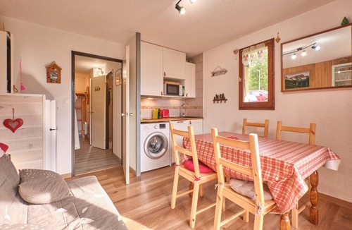 Gresse-en-Vercors Apartment | Apartment 'Le Serpaton' with Mountain View and Balcony