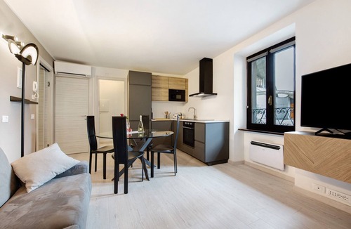 Castro Apartment | Apartment 'Le Lavande' with Wi-Fi and Air Conditioning