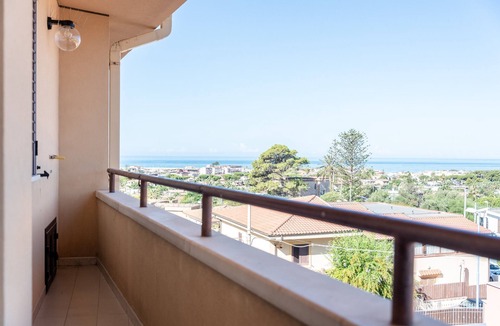 San Leone House | Apartment Le Primule, pet-friendly, with sea view and balcony