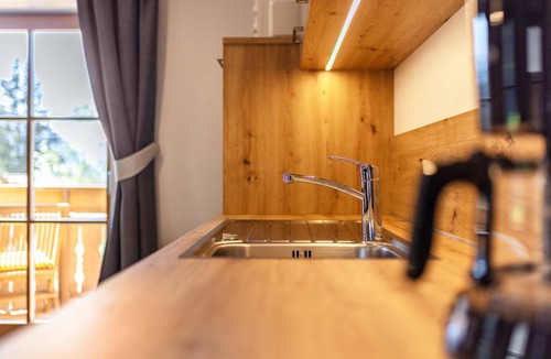 Valles Apartment | Apartment "Lechnerhof Wilde Kreuzspitze" Near the Ski Area with Mountain View and Wi-Fi