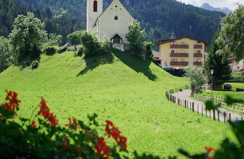 Racines Apartment | Apartment 'Leite' with Mountain View, Shared Garden and Wi-Fi