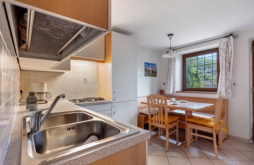 Tires Apartment | Apartment 'Leitner Stubenwohnung' with Mountain View, Private Terrace and Wi-Fi