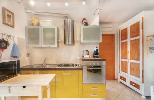 Porta al Prato Apartment | Apartment 'Leopolda' with Private Terrace, Wi-Fi and Air Conditioning