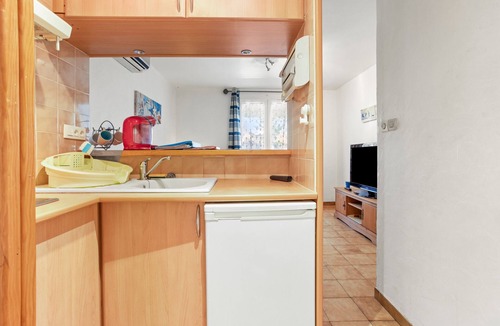 Valescure Apartment | Apartment 'Les Collines De Valescure Les Pins' with Shared Pool, Private Terrace and Wi-Fi