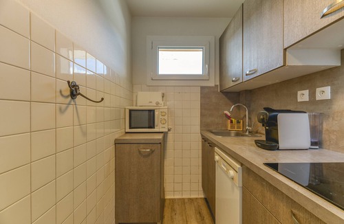 Eclose-Est Apartment | Apartment 'Les Crocus 1-2' with Balcony and Wi-Fi