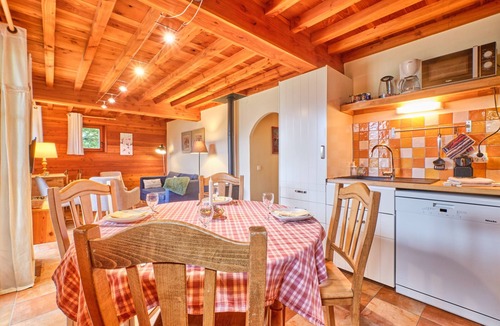 Villard-Reculas Apartment | Apartment 'Les Vallons' with Mountain View, Private Terrace and Wi-Fi