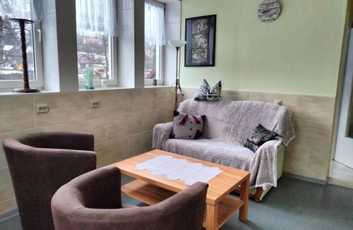 Suhl Apartment | Apartment Linde with Shared Garden and Wi-Fi