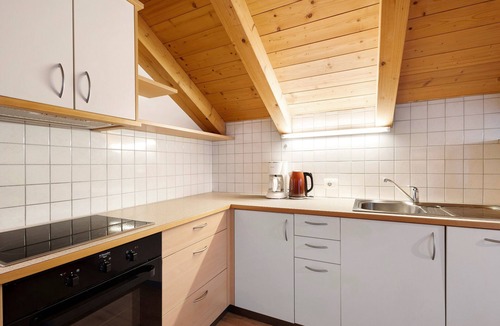 Naz Apartment | Apartment 'Linder 22' with Mountain View, Shared Pool and Wi-Fi