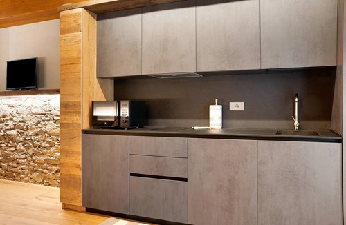 Roccabruna Apartment | Apartment 'Locanda Ca Bianca - Mini Suite' in Valle Mair with Mountain View
