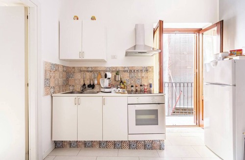 Castellammare Apartment | Apartment located within walking distance of Palermo's historic La Vucciria market