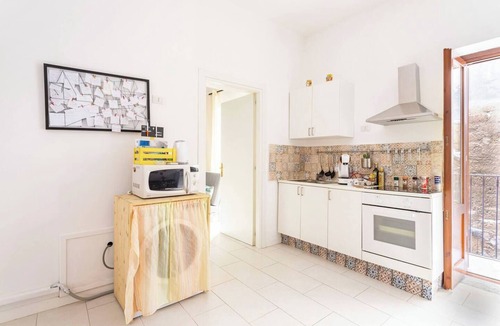 Castellammare Apartment | Apartment located within walking distance of Palermo's historic La Vucciria market