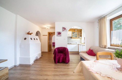 Rifiano Apartment | Apartment "Löwenzahn" with Mountain View, Pool, Wi-Fi, Balcony & Garden