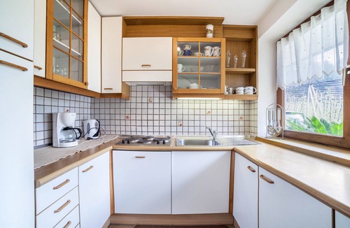 Rifiano Apartment | Apartment "Löwenzahn" with Mountain View, Pool, Wi-Fi, Balcony & Garden