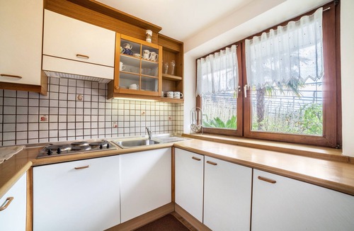 Rifiano Apartment | Apartment "Löwenzahn" with Mountain View, Pool, Wi-Fi, Balcony & Garden