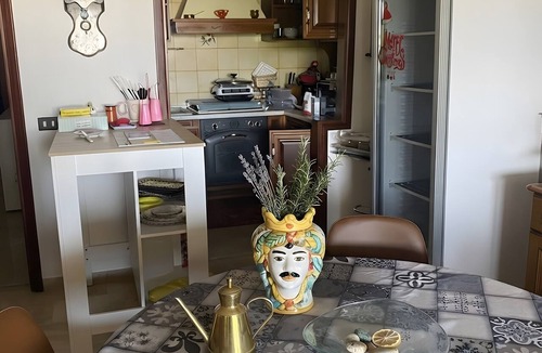 Trapani Apartment | Apartment 'L’uccello Pio' with Private Garden, Wi-Fi and Air Conditioning