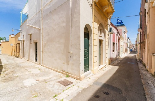 Alezio Apartment | Apartment 'Luxury Rooms - Erika' with Wi-Fi and Air Conditioning