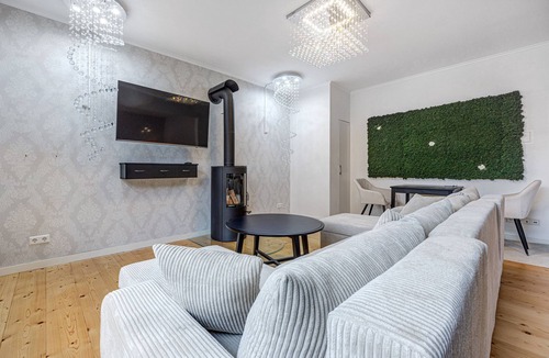 List Apartment | Apartment 'Möblierte Luxuswohnung Mit Kamin' with Wi-Fi