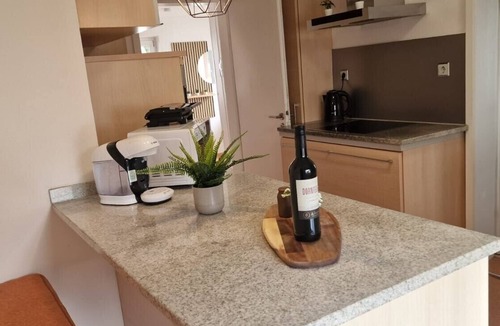 Schlatt Apartment | Apartment 'M B Homes Schlatt' with Shared Garden, Wi-Fi, Parking