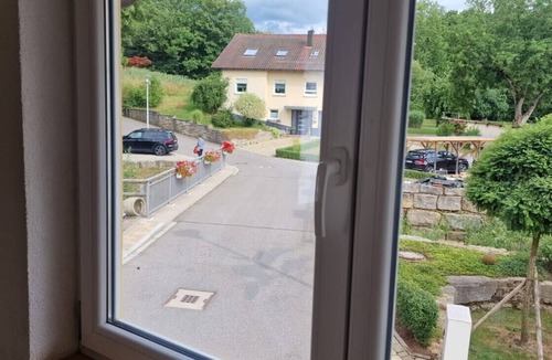 Schlatt Apartment | Apartment 'M B Homes Schlatt' with Shared Garden, Wi-Fi, Parking