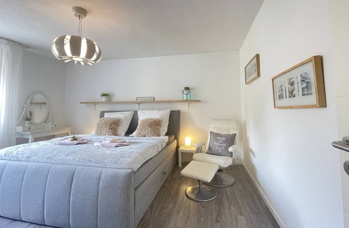 Obereisenheim Apartment | Apartment Main vacation up to 8 persons Eisenheim directly at the Mainschleife