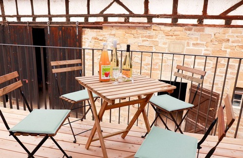 Iphofen Apartment | Apartment 'Maisonette Ferienwohnung Tenne' with Shared Garden, Balcony and Wi-Fi