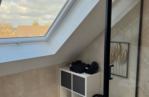 Rhein-Erft-Kreis District Apartment | Apartment 'Maisonette Wohnung Frechen City' with Private Terrace, Wi-Fi and Air Conditioning