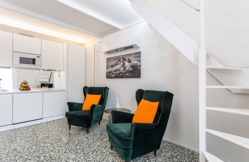 Lecco Apartment | Apartment "Mandello amorevole dimora in Lecco" with Air Conditioning