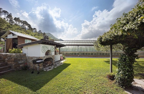 Ortovero Apartment | Apartment "Mansarda Albero Verde con Piscina" with Mountain View, Pool, A/C & Wi-Fi