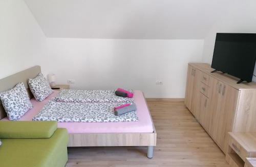 Zirovnica Apartment | Apartment Marjetka