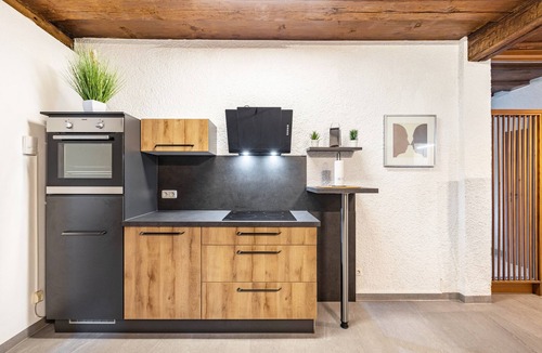 Pottenstein Apartment | Apartment 'Marktblick' with Market View and Wi-Fi