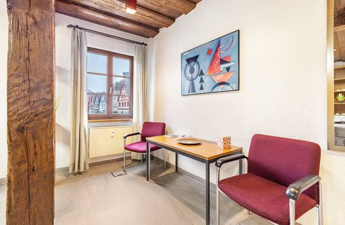 Pottenstein Apartment | Apartment 'Marktblick' with Market View and Wi-Fi