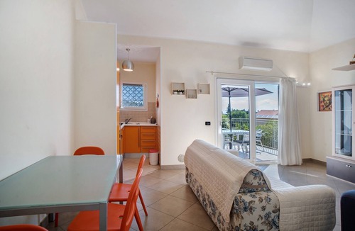 Diano Marina Apartment | Apartment 'Max' with Sea View, Wi-Fi and Air Conditioning