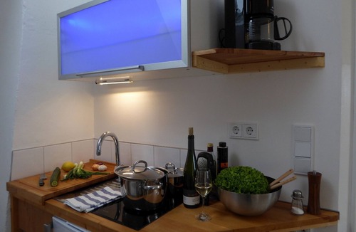 Harleshausen Apartment | Apartment 'Max' with Shared Garden and Wi-Fi