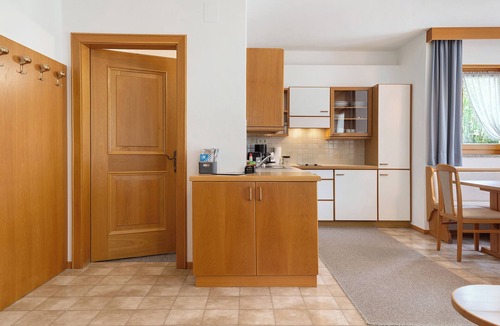 Plaus Apartment | Apartment 'Mayr Eins' with Mountain View, Private Terrace and Wi-Fi