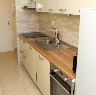 Split Apartment | Apartment MEL