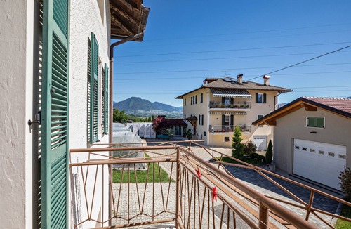 Tassullo Apartment | Apartment 'Melax' with Mountain View, Private Garden and Balcony