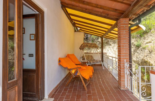 Riparbella Apartment | Apartment 'Melograno' with Private Terrace, Shared Garden and Wi-Fi