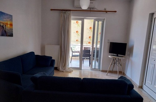 Menidion Apartment | Apartment 'Menidi 101' with Sea View, Balcony and Wi-Fi