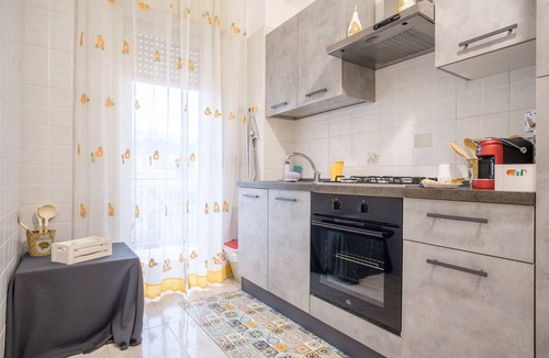 Gazzi Apartment | Apartment 'Messina' with Balcony, Wi-Fi and Air Conditioning