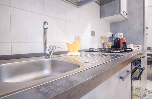 Gazzi Apartment | Apartment 'Messina' with Balcony, Wi-Fi and Air Conditioning