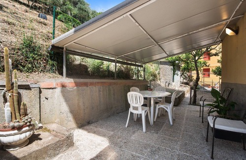 Moneglia Apartment | Apartment 'Miriam e Carlo' close to the Beach with Garden & Wi-Fi