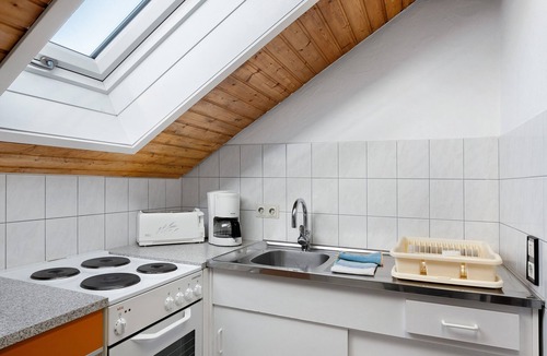 Schonenbach Apartment | Apartment 'Mit Balkon, 60qm' with Mountain View, Shared Garden and Wi-Fi
